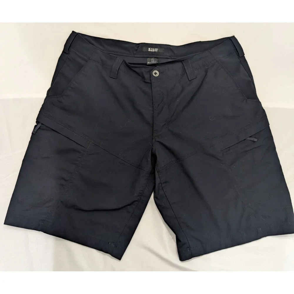 Men's 5.11 Tactical Shorts - Black - Size 42 - Utility Cargo Work Shorts